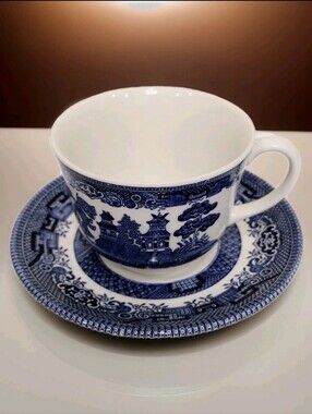Willow Blue & White  Pattern Porcelain Teacup and Saucer